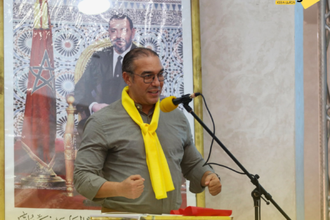 في تدوينة تحت عنوان ” الطفولة المعتصبة”.. أوزين يَدق ناقوس الخطر من استغلال الأطفال أمام الكاميرا بحثاً عن اللايكات ونسب المشاهدة